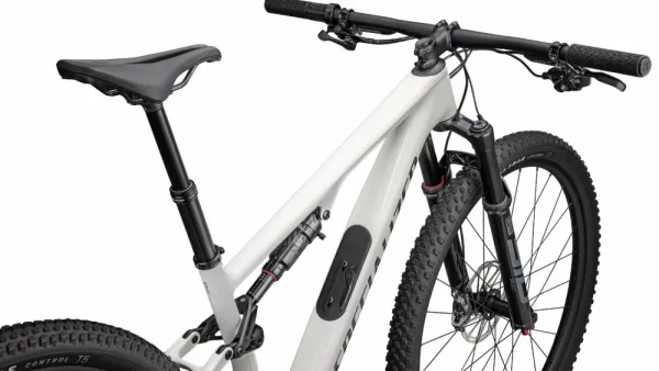Epic 8 Comp<Specialized Hot